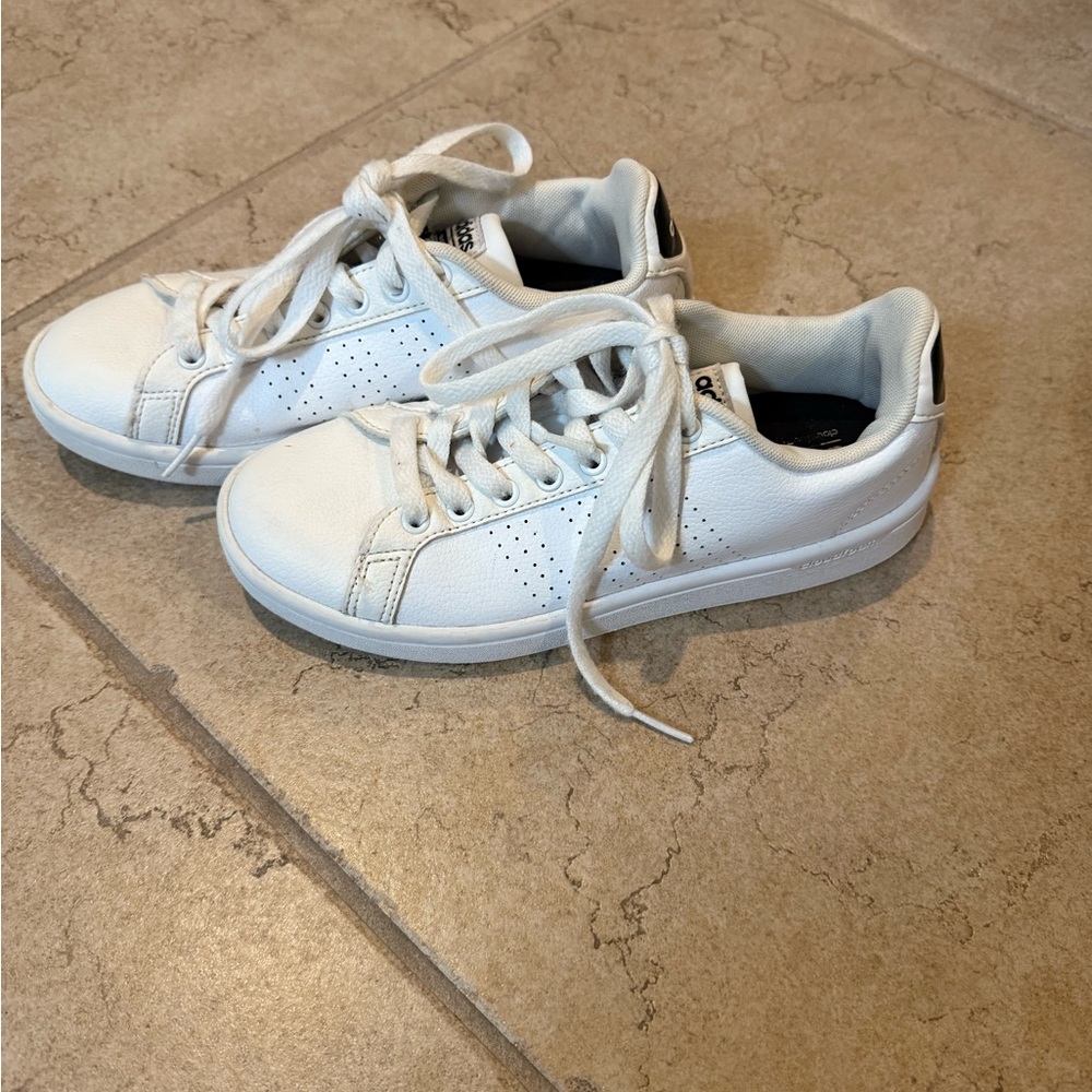 Adidas cloud foam sneakers in size 5.5